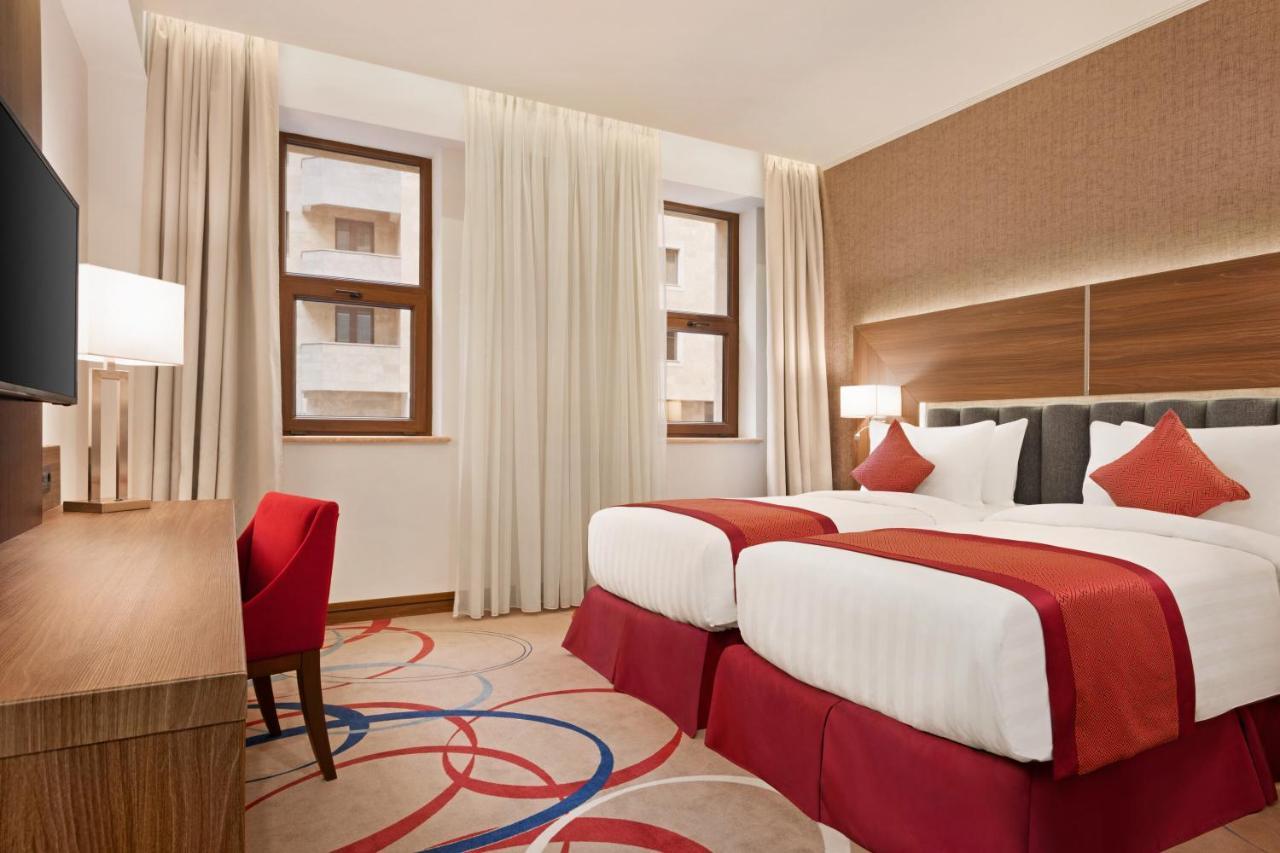 Ramada Hotel & Suites By Wyndham Erivan Dış mekan fotoğraf